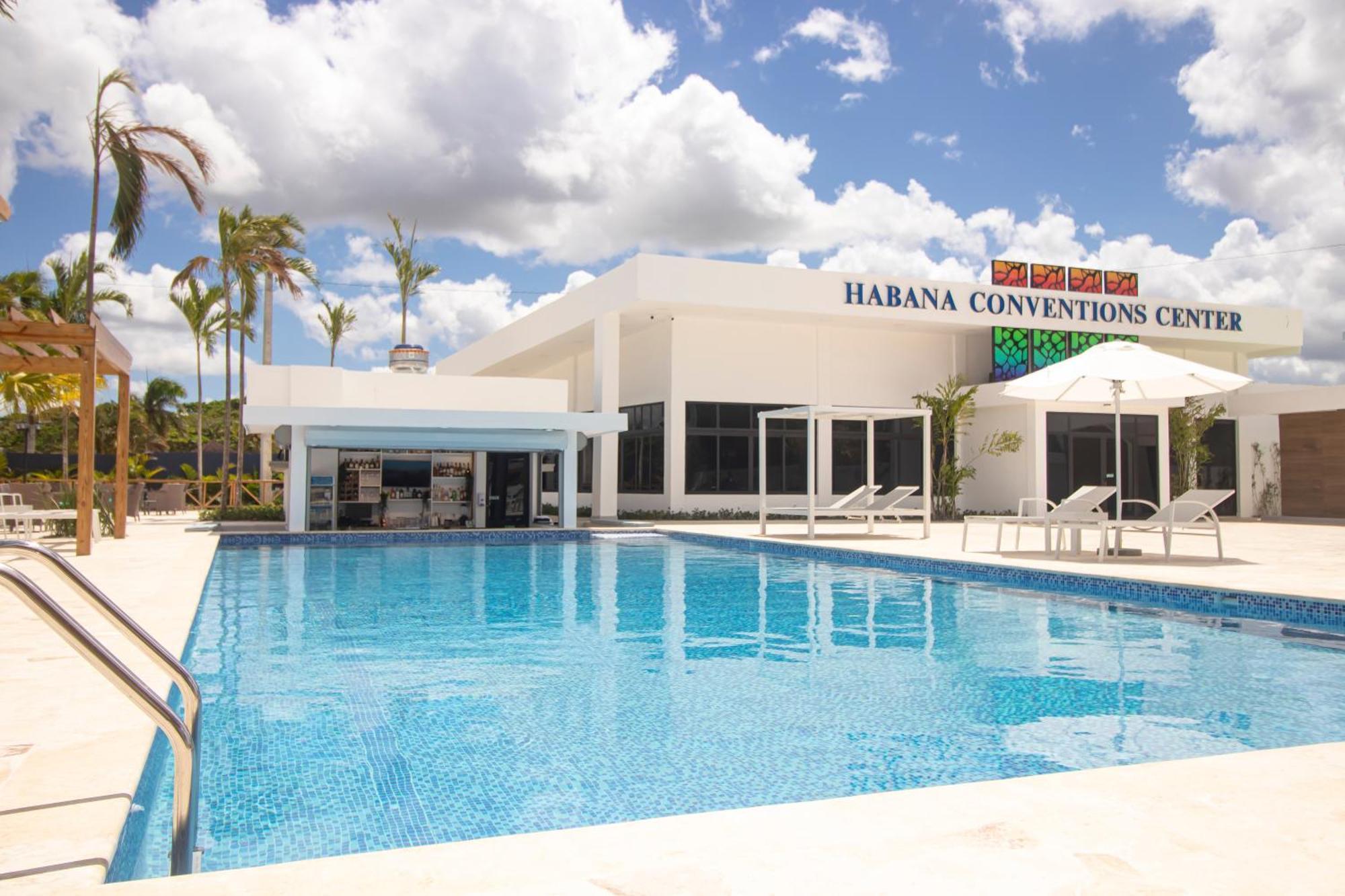 Habana Hotel Y Restaurante Higuey Exterior photo